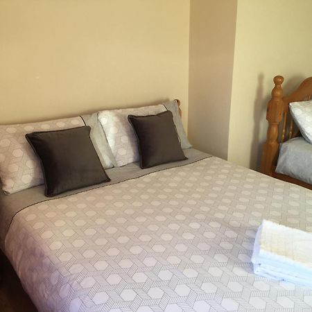 Private Double Rooms & Twin Rooms Rahoon 戈尔韦 外观 照片