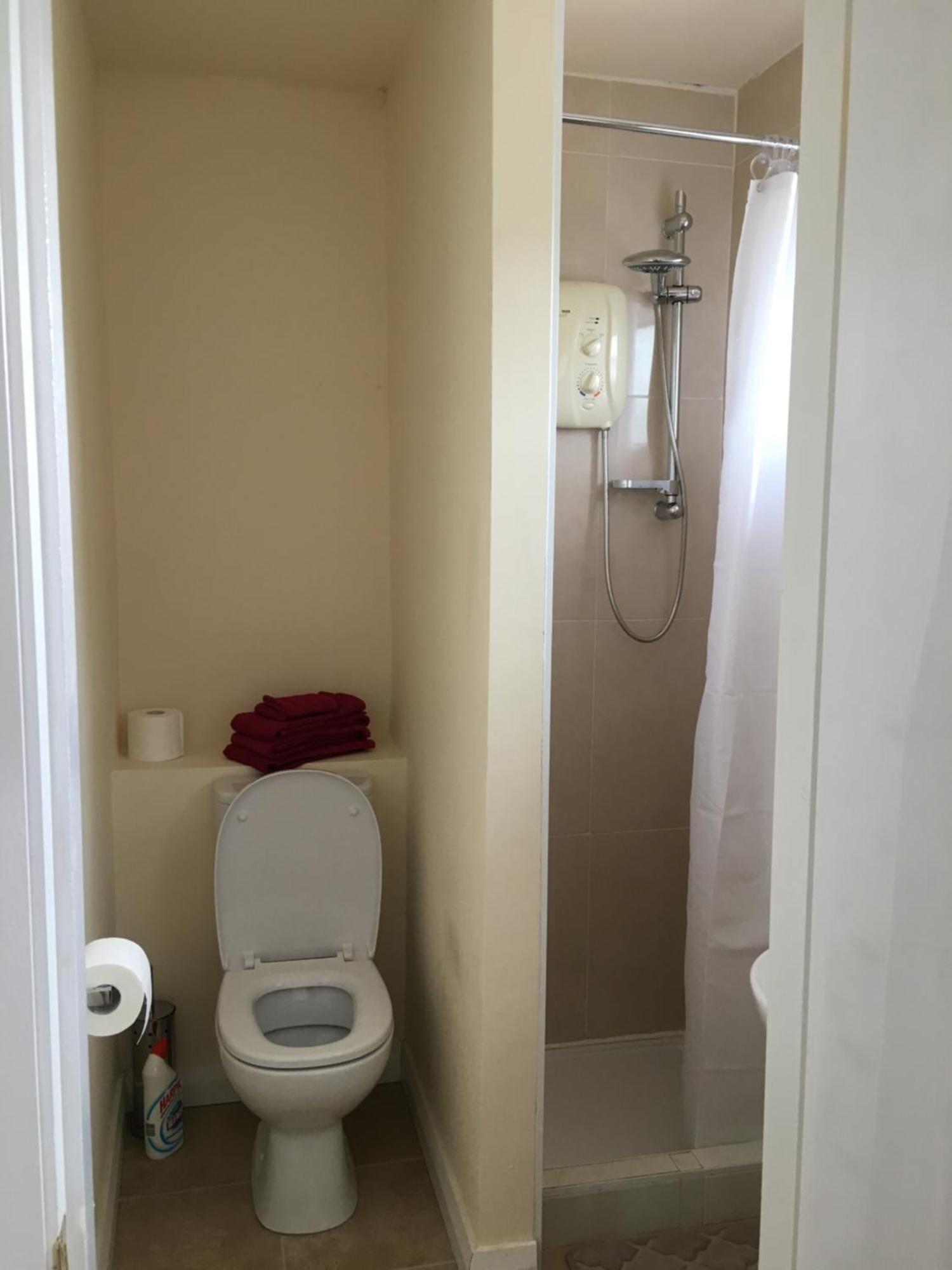 Private Double Rooms & Twin Rooms Rahoon 戈尔韦 外观 照片