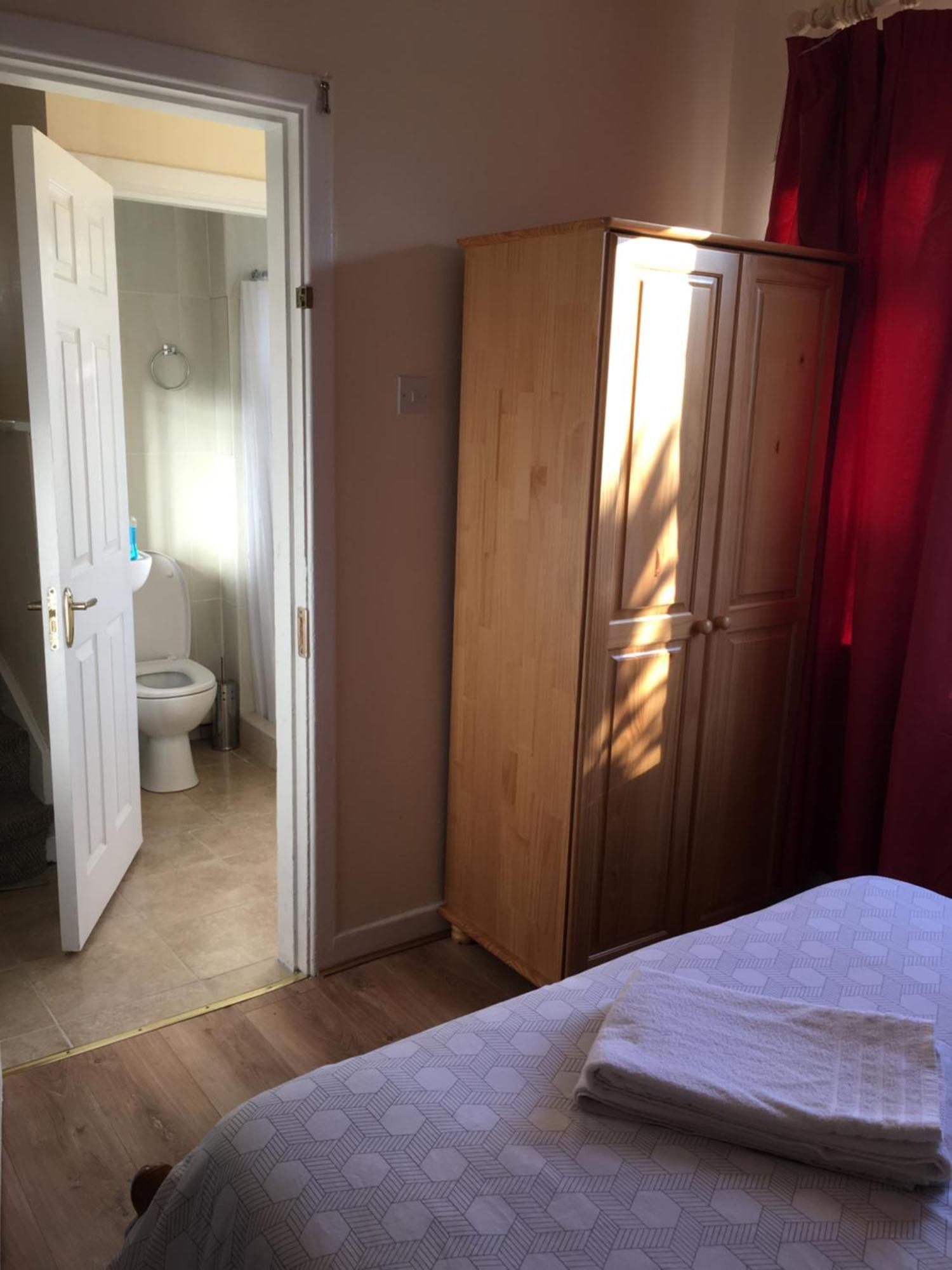 Private Double Rooms & Twin Rooms Rahoon 戈尔韦 外观 照片